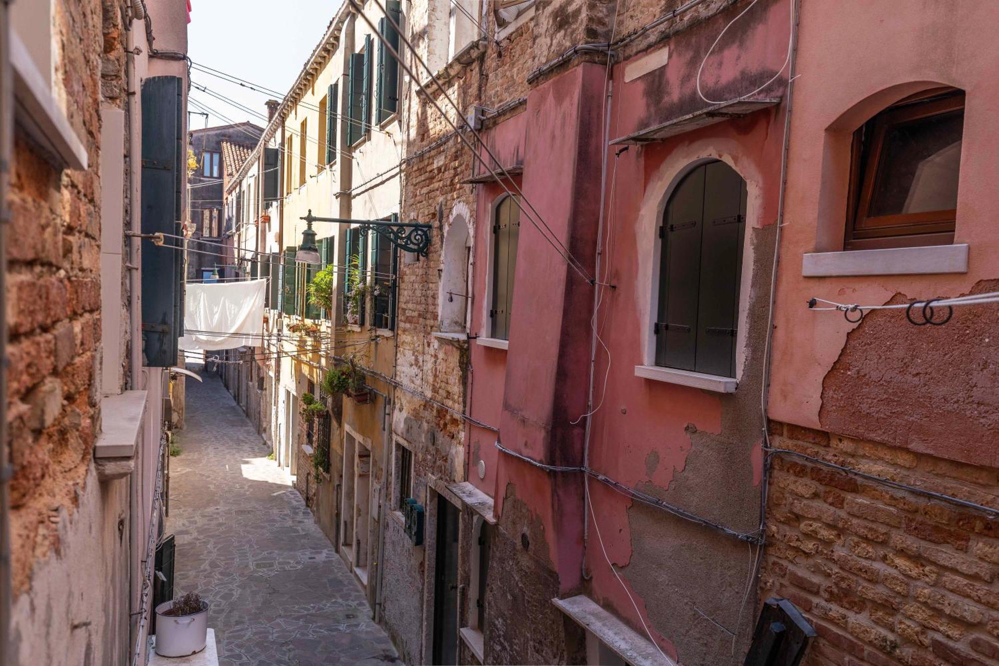 Ca'lina Near Biennale